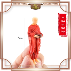 Sư khất thực áo đỏ in 3D