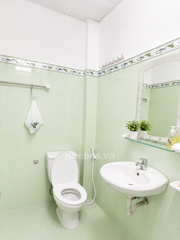 NHÀ NGANG 4M, DÀI 19M, CÓ SÂN ĐỂ XE RIÊNG, GẦN NGUYỄN THỊ THẬP, CHỈ 4 TỶ NHỈNH