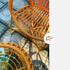 Bàn Ghế Ban Công Ngoài Trời Đuôi Công – Cảm Hứng Thiết Kế Thanh Thoát Cho Góc Ngồi Hai Người