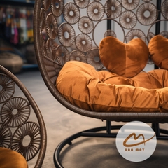 Bộ bàn ghế nội thất ngoài trời, xích đu sân vườn Bản Mây khung thép đan thủ công họa tiết đồng xu, hoa cúc trang trí nhà cửa