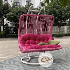 Ghế Xích Đu Lưng Vòm Hồng – Khi Không Gian Sống Trở Thành Tuyên Ngôn Cá Tính