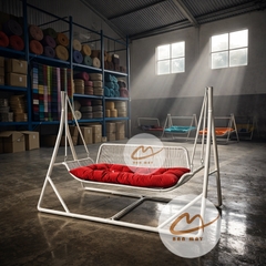 Xích Đu Ngoài Trời Cánh Én – Thiết Kế Khung A Ổn Định Cho Không Gian Sân Vườn