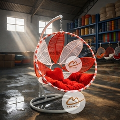 Xích Đu Ngoài Trời Cánh Hoa – Mẫu Ghế Nghệ Thuật Cho Không Gian Thư Giãn