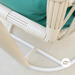 Xích đu bầu dục lồng trắng đệm xanh
