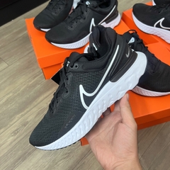 Giày thể thao nam Nike React Miller
