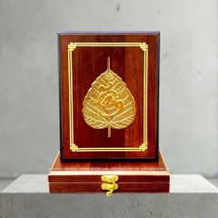 LÁ BỒ ĐỀ CHỮ TÂM, DÁT VÀNG (17cm x 22cm)