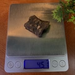 Miếng trầm hương Kỳ Hải Nam xông đốt bỏ ví tài lộc và bình an, gỗ trầm hương phong thuỷ may mắn, sức khoẻ bình an miếng 3-4g 103