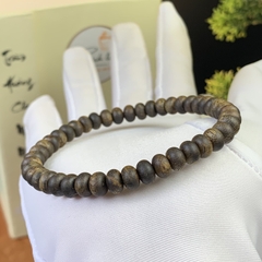 Vòng tay trầm hương Kỳ Hải Nam hạt bàn tính đơn tay nữ 6li nặng 4gram cận chìm dầu đen 050