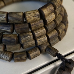 Vòng tay trầm hương Kì Hải Nam đốt trúc dài đeo cổ đeo tay 4 vòng hạt 5 li thơm mạnh 13gram 039-01