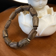 Vòng trầm hương Philippine Agusan cận chìm hạt dạng trúc thô 9li nặng gần 8gram A0007