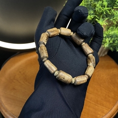 Vòng trầm hương Philippine Agusan cận chìm hạt dạng trúc thô 9li nặng gần 8gram A0007