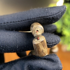 Vòng trầm hương Philippine Agusan cận chìm hạt dạng trúc thô 9li nặng gần 8gram A0007