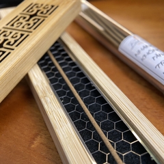 [QÙA TẶNG KHI MUA NHANG] Hộp đế đốt nhang không tăm nhang thanh gỗ, có nam châm, lướt sắt, bông chống cháy