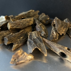 TRẦM NGUYÊN MIẾNG CHÌM NƯỚC KỲ HẢI NAM – lọ trải nghiệm 5gram trầm chìm 104-05