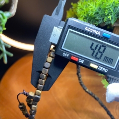 Vòng tay dài trầm hương Kì Hải Nam quấn 4 vòng, đeo cổ 158 hạt vuông 4li 044