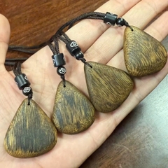 [LIVE] Mặt dây chuyền trầm hương Kỳ Hải Nam đeo cổ hình giọt nước 3-4g 131