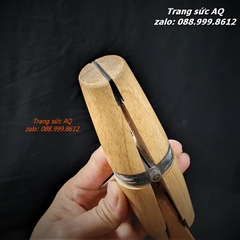 Tay Gỗ Kẹp Trang Sức Nhỏ – Dụng Cụ Kim Hoàn Hỗ Trợ Gia Công Chính Xác