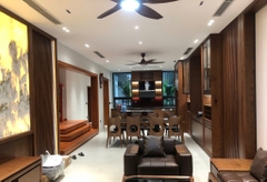 Thi công nội thất nhà phố gỗ óc chó tại NGUỴ NHƯ KONTUN