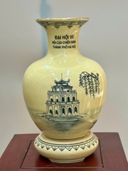 Bình Bảo Châu Cao 28cm Hoạ Tiết Sen Của Hội Cựu Chiến Binh Hà Nội