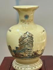 Bình Bảo Châu Cao 28cm Vẽ Vàng - Kỷ Niệm 45 Thành Lập Công Ty