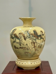 Bình Vạn Phúc Hoạ Tiết Bát Mã Cao 34cm Gốm Chu Đậu Vẽ Vàng