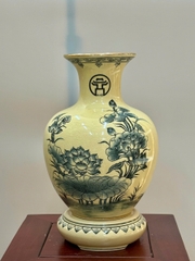 Bình Bảo Châu Cao 28cm Hoạ Tiết Sen Của Hội Cựu Chiến Binh Hà Nội