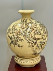 Bình Tài Lộc Hoạ Tiết Công Đào Cao 42cm Gốm Nghệ Nhân Vẽ Vàng