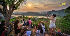 Tour Du Lịch Lào 4 Ngày 3 Đêm – Tượng Đài Chiến Thắng Patuxay