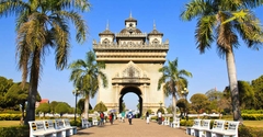 Tour Du Lịch Lào 4 Ngày 3 Đêm – Tượng Đài Chiến Thắng Patuxay