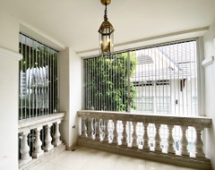Cửa Xếp Khung Nhựa