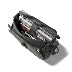 Cặp xách đựng Laptop 15.6 inch chính hãng Mikkor dòng The Mina Messenger