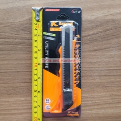 Dao rọc giấy K-8746 hãng Kapusi có thể chọn combo kèm 10 lưỡi lthay thế SDI