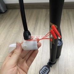 Bơm xe bằng tay có đồng hồ K-3038 Kapusi dây dẫn cao su chất lượng tốt bền bỉ
