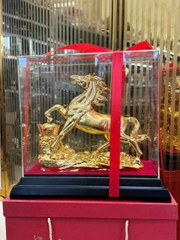 Tượng Ngựa Vàng 18K Rước Tài Lộc Bính Ngọ – Quà Tặng Tết Cao Cấp Chiêu Tài Vượng Khí