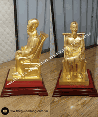 Tượng Bác Hồ Ngồi Ghế Mây Bằng Đồng Đỏ Mạ Vàng