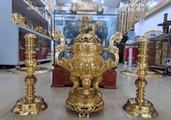 Bộ Lư Đồng Bàn Thờ Màu Vàng Bóng Đúc Rồng Nổi Cao Cấp – Bộ Tam Sự Tinh Xảo, Chuẩn Phong Thủy