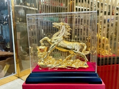 Tượng Ngựa Vàng 18K Rước Tài Lộc Bính Ngọ – Quà Tặng Tết Cao Cấp Chiêu Tài Vượng Khí