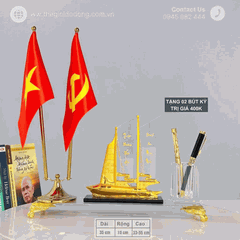 Quà tặng doanh nhân - sếp - lãnh đạo ống cắm bút thuyền buồm pha lê để bàn cao cấp