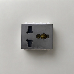 Ổ Cắm Đa Năng 3 Chấu Có Màn Che Panasonic WEV117107MYH Bắt Vít