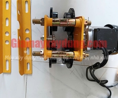 Con chạy điện 1 tấn 220V