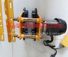 Con chạy điện 1 tấn 220V