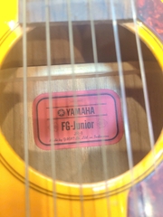 ĐÀN GUITAR ACOUSTIC YAMAHA FG-JUNIOR JR-1