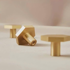 Núm tủ đồng thau hình ngũ giác HEXAGON