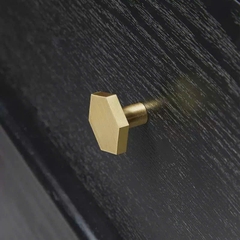 Núm tủ đồng thau hình ngũ giác HEXAGON