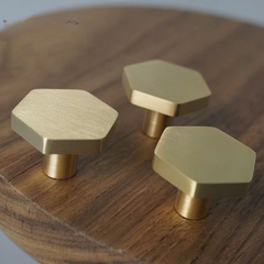 Núm tủ đồng thau hình ngũ giác HEXAGON