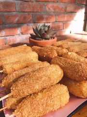 Hotdog Hàn Quốc Vỏ Xù Nét Việt 1kg (8 chiếc)
