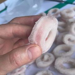 MỰC VÒNG TÍM SƠ CHẾ (SKIN-ON SQUID RINGS) – SIZE 3-5CM – TÚI 1KG