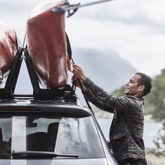 Giá chở kayak gấp kiểu chữ J Thule Hull-a-Port Aero