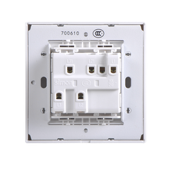 Công tắc ba 1 chiều màu trắng Simon Series I7 701031 lắp đế vuông