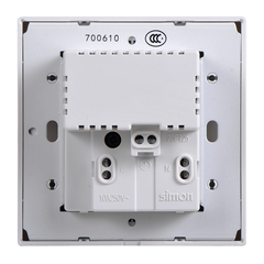 Ổ cắm đơn 3 chấu đa năng kèm 2 ổ cắm USB Simon I7 70E725-61 màu xám